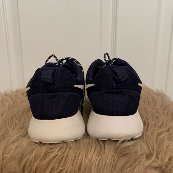 SOLD 🛍 Nike Rosche Run (Purple/White) - Picture 5 of 6